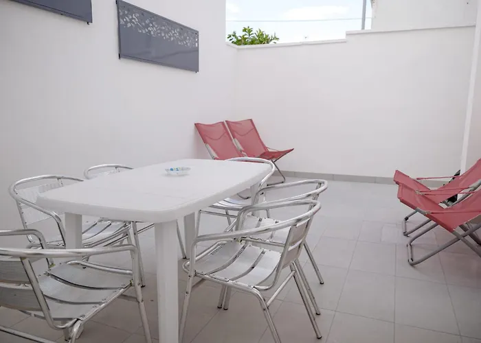 Mancaversa, Delle Rose E Del Mare